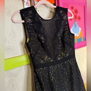 BCBG Maxazria Dress 💛